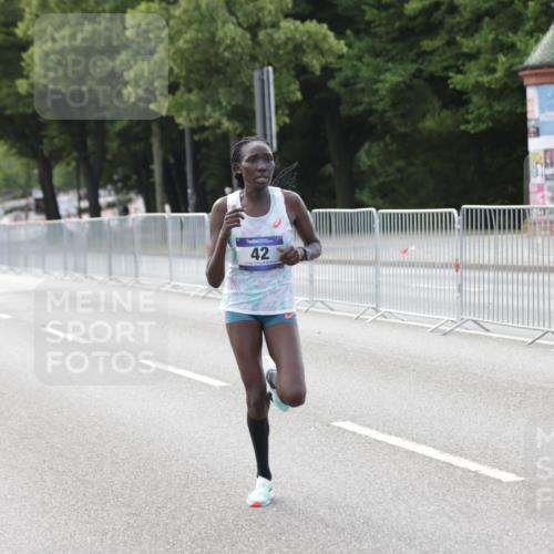 29.06.2025 - hella hamburg halbmarathon Jannik Wohlers http://msf.ph/oto/8154883 29.06.2025 09:35:37 Lombardsbrücke 28, 42, 14689 meine-sportfotos.de