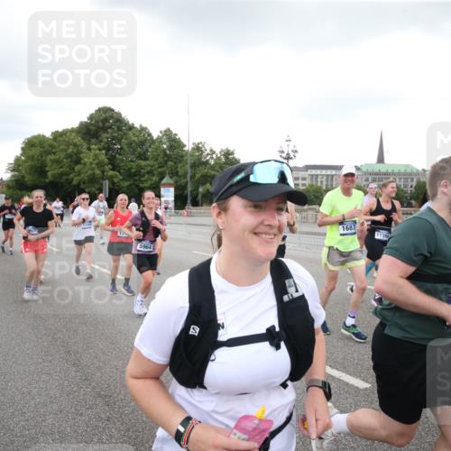 29.06.2025 - hella hamburg halbmarathon Jannik Wohlers http://msf.ph/oto/8154884 29.06.2025 10:53:33 Lombardsbrücke 1017, 1263, 1687, 1744, 1753, 1789, 2079, 2372, 2854, 3055, 3079, 3249, 3465, 3467, 3557, 4323, 4685, 4801, 4838, 5430, 5804, 5898, 5964, 6039, 6192, 6273, 6468, 6583, 6988, 7614, 8924, 9138, 9503, 9572, 11390, 11472, 11769, 12283, 12611, 13034, 13350, 13368, 14171, 14596, 14665, 14799, 15047, 15191, 15290, 15791, 16313, 16748, 16930, 17255, 17309, 17487, 17622, 18348, 18365, 18904, 19019 meine-sportfotos.de
