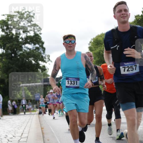 29.06.2025 - hella hamburg halbmarathon Jannik Wohlers http://msf.ph/oto/8154890 29.06.2025 10:16:37 Lombardsbrücke 1137, 1298, 1331, 1348, 1356, 1403, 1553, 1602, 2225, 2908, 3210, 3450, 3622, 5390, 5929, 5930, 5995, 6328, 6948, 7114, 7115, 7257, 7345, 7360, 7376, 7924, 7928, 8263, 8513, 8558, 8983, 9647, 10165, 10314, 10317, 10320, 10735, 10926, 11410, 12043, 12100, 12252, 12289, 12640, 13206, 13365, 13605, 14597, 14646, 15140, 15381, 15564, 15613, 15713, 16447, 16459, 16704, 16709, 17010, 17449, 17527, 17661, 17741, 17984, 18571 meine-sportfotos.de