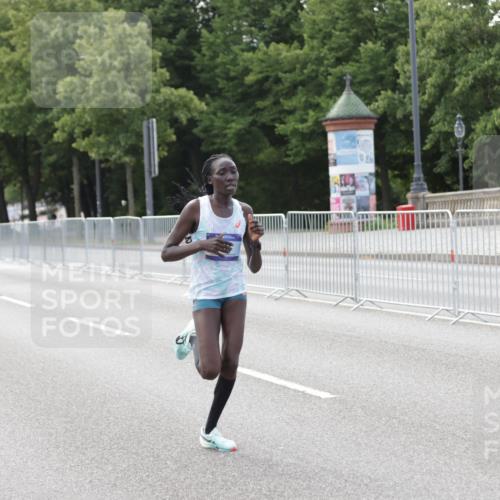 29.06.2025 - hella hamburg halbmarathon Jannik Wohlers http://msf.ph/oto/8154898 29.06.2025 09:35:37 Lombardsbrücke 28, 42, 14689 meine-sportfotos.de