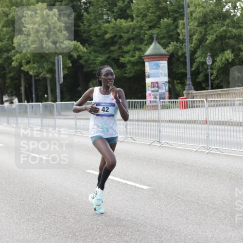 29.06.2025 - hella hamburg halbmarathon Jannik Wohlers http://msf.ph/oto/8154917 29.06.2025 09:35:37 Lombardsbrücke 28, 42, 14689 meine-sportfotos.de