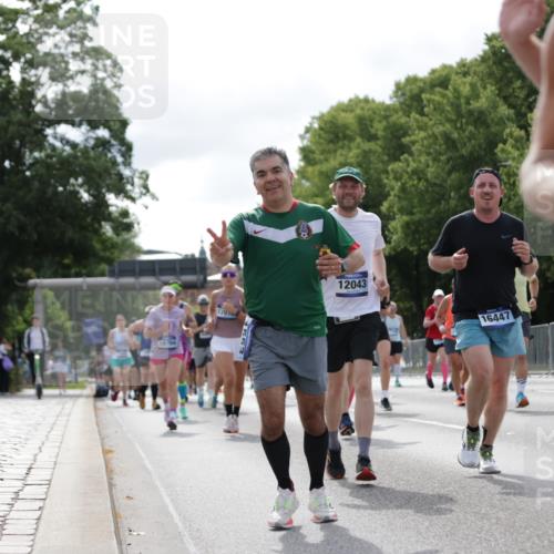 29.06.2025 - hella hamburg halbmarathon Jannik Wohlers http://msf.ph/oto/8154923 29.06.2025 10:16:38 Lombardsbrücke 1137, 1298, 1331, 1348, 1356, 1553, 1602, 2225, 2908, 3210, 3450, 3622, 5390, 5929, 5930, 5995, 6328, 6948, 7114, 7115, 7257, 7345, 7360, 7376, 7924, 7928, 8263, 8513, 8558, 8983, 9647, 10165, 10314, 10317, 10320, 10735, 10926, 11410, 12043, 12100, 12252, 12289, 12640, 13206, 13365, 13605, 14597, 14646, 15140, 15381, 15564, 15613, 15713, 16447, 16459, 16704, 16709, 16817, 17010, 17449, 17527, 17661, 17741, 17984, 18571 meine-sportfotos.de