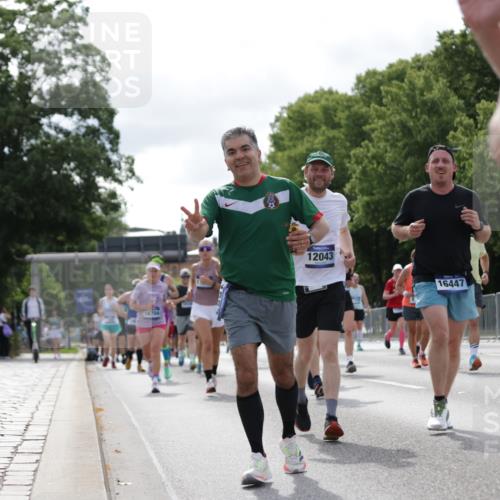 29.06.2025 - hella hamburg halbmarathon Jannik Wohlers http://msf.ph/oto/8154932 29.06.2025 10:16:38 Lombardsbrücke 1137, 1298, 1331, 1348, 1356, 1553, 1602, 2225, 2908, 3210, 3450, 3622, 5390, 5929, 5930, 5995, 6328, 6948, 7114, 7115, 7257, 7345, 7360, 7376, 7924, 7928, 8263, 8513, 8558, 8983, 9647, 10165, 10314, 10317, 10320, 10735, 10926, 11410, 12043, 12100, 12252, 12289, 12640, 13206, 13365, 13605, 14597, 14646, 15140, 15381, 15564, 15613, 15713, 16447, 16459, 16704, 16709, 16817, 17010, 17449, 17527, 17661, 17741, 17984, 18571 meine-sportfotos.de