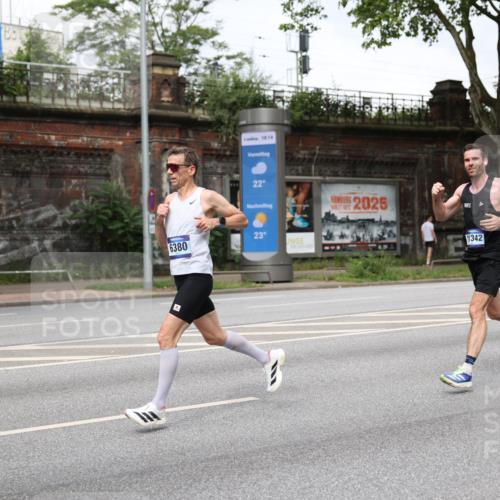 29.06.2025 - hella hamburg halbmarathon Yannick Fuchs http://msf.ph/oto/8154947 29.06.2025 10:14:35 20KM 53, 2144, 6380, 11342 meine-sportfotos.de