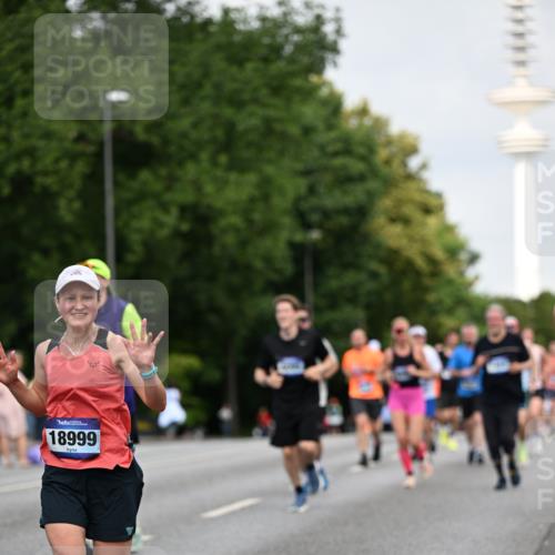 29.06.2025 - hella hamburg halbmarathon Dr. Thomas Lammeyer http://msf.ph/oto/8154957 29.06.2025 10:07:59 Kennedybrücke 1355, 1450, 2277, 2683, 4095, 4307, 4587, 4951, 5058, 5384, 5396, 5464, 5613, 6142, 6453, 7006, 7277, 7278, 7279, 7306, 7485, 8177, 8421, 8422, 8423, 8469, 8484, 9526, 9899, 10389, 11402 meine-sportfotos.de