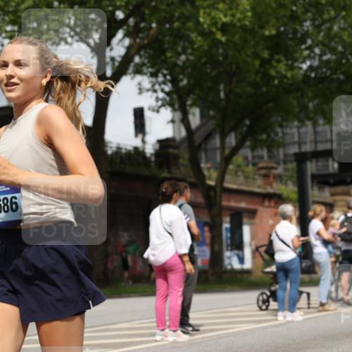 29.06.2025 - hella hamburg halbmarathon Yannick Fuchs http://msf.ph/oto/8155009 29.06.2025 10:58:06 20KM 1254, 1334, 1464, 2810, 3919, 7042, 7907, 8561, 8810, 8890, 9191, 11149, 12479, 13503, 13542, 13841, 14225, 14970, 15093, 15698, 15797, 16594, 16995, 17061, 17112, 17150, 17533, 17685, 17686, 17730, 18395, 18581 meine-sportfotos.de