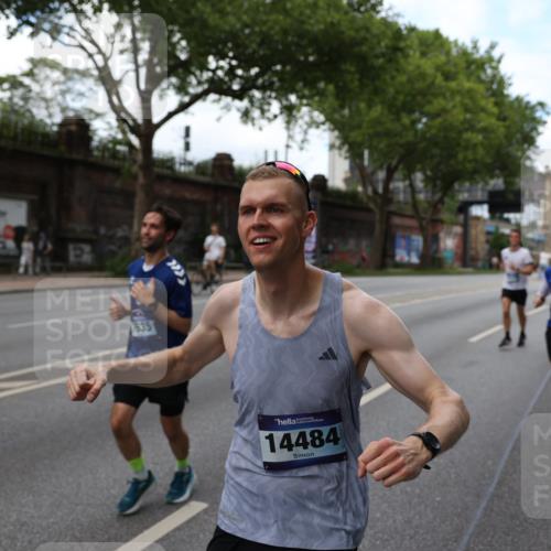 29.06.2025 - hella hamburg halbmarathon Yannick Fuchs http://msf.ph/oto/8155023 29.06.2025 10:37:59 20KM 3109, 3116, 3124, 3146, 3437, 3697, 3928, 4080, 5506, 6495, 7093, 7185, 7451, 7508, 7635, 8664, 9043, 9114, 9931, 10237, 10246, 10493, 11648, 11778, 11848, 12153, 12327, 12438, 12623, 12657, 12776, 13348, 13398, 13897, 14201, 14210, 14484, 14690, 14849, 15383, 15932, 16105, 16314, 16338, 16648, 16720, 16997, 17391, 17403, 17516, 18678, 18775, 19038, 19051, 19090 meine-sportfotos.de