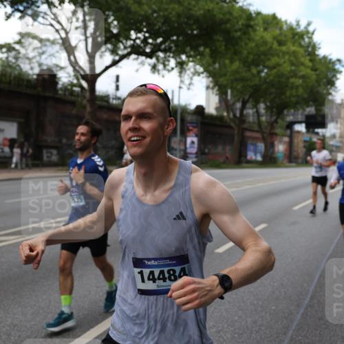 29.06.2025 - hella hamburg halbmarathon Yannick Fuchs http://msf.ph/oto/8155037 29.06.2025 10:37:59 20KM 3109, 3116, 3124, 3146, 3437, 3697, 3928, 4080, 5506, 6495, 7093, 7185, 7451, 7508, 7635, 8664, 9043, 9114, 9931, 10237, 10246, 10493, 11648, 11778, 11848, 12153, 12327, 12438, 12623, 12657, 12776, 13348, 13398, 13897, 14201, 14210, 14484, 14690, 14849, 15383, 15932, 16105, 16314, 16338, 16648, 16720, 16997, 17391, 17403, 17516, 18678, 18775, 19038, 19051, 19090 meine-sportfotos.de