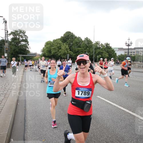 29.06.2025 - hella hamburg halbmarathon Jannik Wohlers http://msf.ph/oto/8155102 29.06.2025 10:53:37 Lombardsbrücke 1017, 1263, 1687, 1744, 1753, 1779, 1789, 2079, 2372, 2600, 2761, 2854, 3079, 3187, 3188, 3249, 3465, 3467, 3557, 4323, 4685, 4838, 5430, 5804, 5898, 5964, 6192, 6468, 6583, 6988, 7614, 8867, 8924, 9138, 9203, 9503, 9572, 11390, 11472, 11769, 11830, 12283, 12429, 12611, 13034, 13350, 13368, 13850, 14171, 14177, 14386, 14416, 14596, 14665, 15047, 15191, 15791, 16691, 16888, 16930, 17255, 17309, 17487, 17622, 18348, 18365, 18904, 19019 meine-sportfotos.de