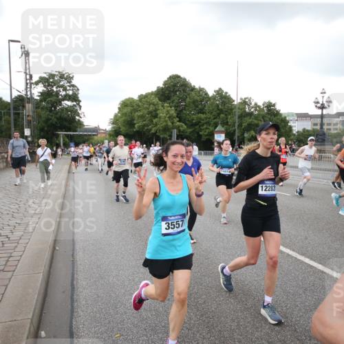 29.06.2025 - hella hamburg halbmarathon Jannik Wohlers http://msf.ph/oto/8155119 29.06.2025 10:53:37 Lombardsbrücke 1017, 1263, 1687, 1744, 1753, 1779, 1789, 2079, 2372, 2600, 2761, 2854, 3079, 3187, 3188, 3249, 3465, 3467, 3557, 4323, 4685, 4838, 5430, 5804, 5898, 5964, 6192, 6468, 6583, 6988, 7614, 8867, 8924, 9138, 9203, 9503, 9572, 11390, 11472, 11769, 11830, 12283, 12429, 12611, 13034, 13350, 13368, 13850, 14171, 14177, 14386, 14416, 14596, 14665, 15047, 15191, 15791, 16691, 16888, 16930, 17255, 17309, 17487, 17622, 18348, 18365, 18904, 19019 meine-sportfotos.de
