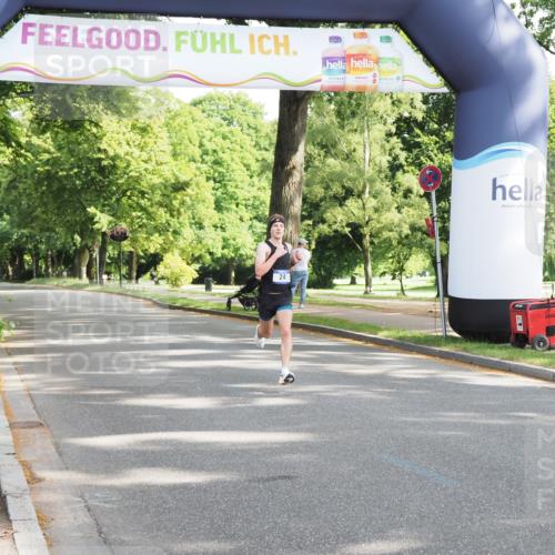29.06.2025 - hella hamburg halbmarathon MichiJ http://msf.ph/oto/8155130 29.06.2025 09:58:22 Zwischen KM18-KM19 24 meine-sportfotos.de