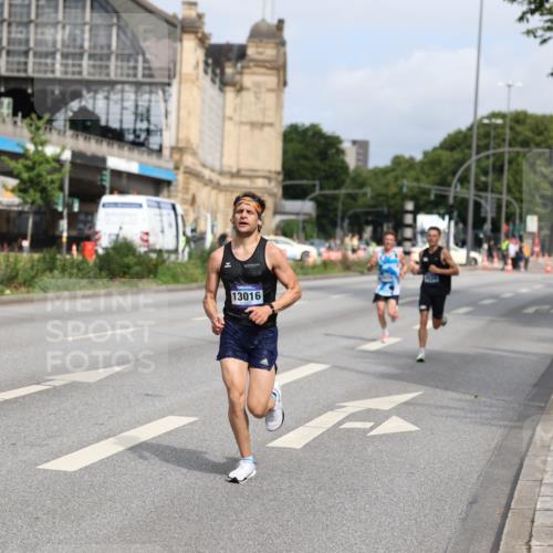 29.06.2025 - hella hamburg halbmarathon Yannick Fuchs http://msf.ph/oto/8155148 29.06.2025 10:15:01 20KM 2659, 4524, 13016, 14188, 19108 meine-sportfotos.de