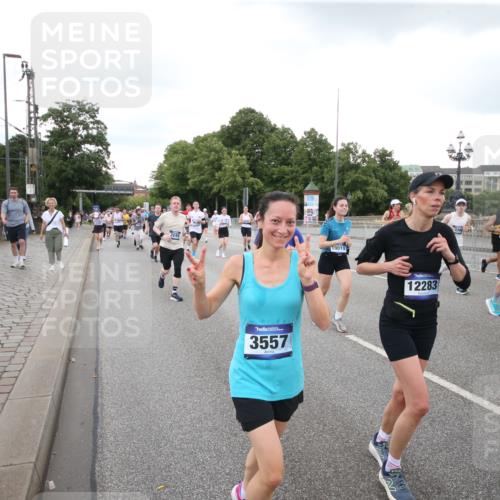 29.06.2025 - hella hamburg halbmarathon Jannik Wohlers http://msf.ph/oto/8155150 29.06.2025 10:53:38 Lombardsbrücke 1017, 1263, 1687, 1744, 1779, 1789, 2079, 2372, 2600, 2761, 2854, 3079, 3187, 3188, 3249, 3465, 3467, 3557, 4323, 4685, 4838, 5430, 5804, 5898, 5964, 6192, 6468, 6583, 6988, 7614, 8867, 8924, 9138, 9203, 9503, 9572, 11390, 11472, 11769, 11830, 12283, 12429, 12611, 12898, 13034, 13350, 13368, 13850, 14171, 14177, 14386, 14416, 14596, 14665, 15191, 15318, 15791, 16691, 16839, 16888, 16930, 17309, 17487, 17622, 18348, 18365, 18904, 19019 meine-sportfotos.de