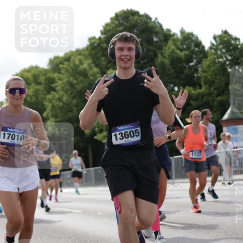 29.06.2025 - hella hamburg halbmarathon Jannik Wohlers http://msf.ph/oto/8155159 29.06.2025 10:16:42 Lombardsbrücke 1083, 1137, 1298, 1331, 1348, 1356, 1553, 2225, 2908, 3210, 3464, 3466, 3622, 5023, 5390, 5929, 5930, 5995, 6126, 6522, 7114, 7115, 7257, 7345, 7376, 7924, 7928, 8253, 8263, 8513, 8558, 8983, 9647, 10165, 10735, 10926, 11410, 12042, 12043, 12100, 12166, 12252, 12289, 12640, 13206, 13605, 14597, 14950, 15140, 15381, 15564, 15613, 16447, 16459, 16704, 16709, 16817, 17010, 17449, 17661, 17741, 17984, 18108, 18571 meine-sportfotos.de
