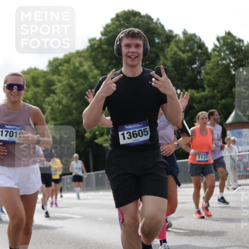 29.06.2025 - hella hamburg halbmarathon Jannik Wohlers http://msf.ph/oto/8155168 29.06.2025 10:16:42 Lombardsbrücke 1083, 1137, 1298, 1331, 1348, 1356, 1553, 2225, 2908, 3210, 3464, 3466, 3622, 5023, 5390, 5929, 5930, 5995, 6126, 6522, 7114, 7115, 7257, 7345, 7376, 7924, 7928, 8253, 8263, 8513, 8558, 8983, 9647, 10165, 10735, 10926, 11410, 12042, 12043, 12100, 12166, 12252, 12289, 12640, 13206, 13605, 14597, 14950, 15140, 15381, 15564, 15613, 16447, 16459, 16704, 16709, 16817, 17010, 17449, 17661, 17741, 17984, 18108, 18571 meine-sportfotos.de