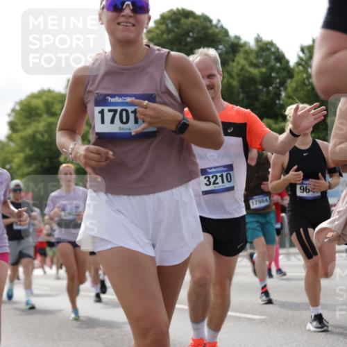 29.06.2025 - hella hamburg halbmarathon Jannik Wohlers http://msf.ph/oto/8155180 29.06.2025 10:16:43 Lombardsbrücke 1083, 1137, 1298, 1331, 1348, 1356, 1553, 2225, 2908, 3210, 3464, 3466, 3622, 5023, 5390, 5929, 5930, 5995, 6126, 6128, 6522, 7114, 7115, 7257, 7345, 7376, 7928, 8253, 8263, 8513, 8558, 8983, 9152, 9259, 9647, 10165, 10592, 10735, 11102, 11410, 12042, 12043, 12100, 12166, 12252, 12289, 12640, 13206, 13605, 14597, 14950, 15140, 15381, 15564, 15613, 16447, 16459, 16704, 16817, 17010, 17058, 17661, 17741, 17984, 18108, 18571 meine-sportfotos.de