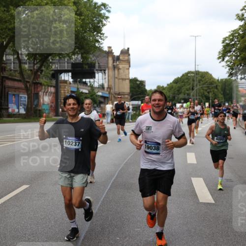 29.06.2025 - hella hamburg halbmarathon Yannick Fuchs http://msf.ph/oto/8155181 29.06.2025 10:38:01 20KM 3109, 3116, 3124, 3146, 3437, 3697, 3928, 4080, 5506, 5692, 6495, 7093, 7185, 7451, 8664, 9043, 9114, 9931, 10237, 10246, 10493, 11153, 11648, 11778, 11848, 12327, 12438, 12623, 12657, 12776, 13348, 13897, 14690, 15383, 15932, 16105, 16338, 16648, 16720, 16997, 17391, 17403, 17516, 18678, 18775, 19038, 19051, 19090 meine-sportfotos.de