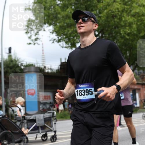 29.06.2025 - hella hamburg halbmarathon Yannick Fuchs http://msf.ph/oto/8155183 29.06.2025 10:58:10 20KM 1254, 1334, 2810, 3919, 4542, 6100, 7042, 7907, 8810, 8890, 9191, 9680, 10694, 12479, 12646, 13503, 13542, 13841, 13901, 14225, 14970, 15093, 15698, 15797, 16594, 17061, 17112, 17150, 17533, 17685, 17686, 18321, 18395, 18581, 19240 meine-sportfotos.de