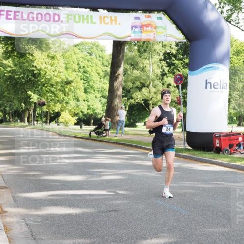 29.06.2025 - hella hamburg halbmarathon MichiJ http://msf.ph/oto/8155184 29.06.2025 09:58:22 Zwischen KM18-KM19 24 meine-sportfotos.de