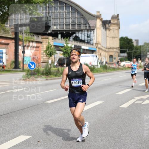 29.06.2025 - hella hamburg halbmarathon Yannick Fuchs http://msf.ph/oto/8155186 29.06.2025 10:15:02 20KM 2659, 4524, 13016, 14188, 19108 meine-sportfotos.de