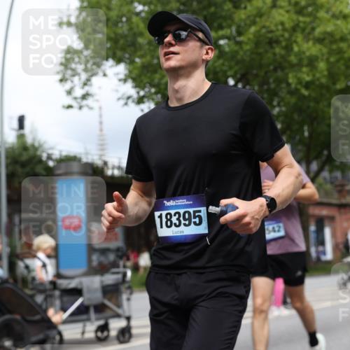 29.06.2025 - hella hamburg halbmarathon Yannick Fuchs http://msf.ph/oto/8155194 29.06.2025 10:58:10 20KM 1254, 1334, 2810, 3919, 4542, 6100, 7042, 7907, 8810, 8890, 9191, 9680, 10694, 12479, 12646, 13503, 13542, 13841, 13901, 14225, 14970, 15093, 15698, 15797, 16594, 17061, 17112, 17150, 17533, 17685, 17686, 18321, 18395, 18581, 19240 meine-sportfotos.de