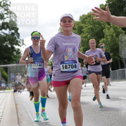 29.06.2025 - hella hamburg halbmarathon Jannik Wohlers http://msf.ph/oto/8155207 29.06.2025 10:16:43 Lombardsbrücke 1083, 1137, 1298, 1331, 1348, 1356, 1553, 2225, 2908, 3210, 3464, 3466, 3622, 5023, 5390, 5929, 5930, 5995, 6126, 6128, 6522, 7114, 7115, 7257, 7345, 7376, 7928, 8253, 8263, 8513, 8558, 8983, 9152, 9259, 9647, 10165, 10592, 10735, 11102, 11410, 12042, 12043, 12100, 12166, 12252, 12289, 12640, 13206, 13605, 14597, 14950, 15140, 15381, 15564, 15613, 16447, 16459, 16704, 16817, 17010, 17058, 17661, 17741, 17984, 18108, 18571 meine-sportfotos.de