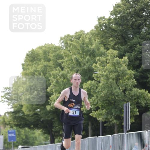 29.06.2025 - hella hamburg halbmarathon Jannik Wohlers http://msf.ph/oto/8155215 29.06.2025 09:36:43 Lombardsbrücke 31 meine-sportfotos.de