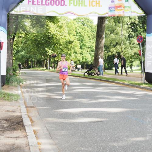 29.06.2025 - hella hamburg halbmarathon MichiJ http://msf.ph/oto/8155220 29.06.2025 10:01:03 Zwischen KM18-KM19  meine-sportfotos.de
