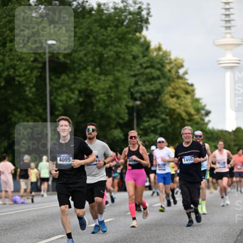 29.06.2025 - hella hamburg halbmarathon Dr. Thomas Lammeyer http://msf.ph/oto/8155226 29.06.2025 10:08:02 Kennedybrücke 1032, 1355, 1450, 2277, 2683, 2979, 4095, 4587, 4951, 5058, 5363, 5384, 5396, 5464, 5613, 6142, 6453, 7277, 7278, 7279, 7485, 8177, 8421, 8422, 8423, 8469, 8484, 9526, 9899, 10389, 11402 meine-sportfotos.de