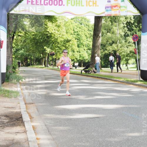 29.06.2025 - hella hamburg halbmarathon MichiJ http://msf.ph/oto/8155233 29.06.2025 10:01:03 Zwischen KM18-KM19  meine-sportfotos.de