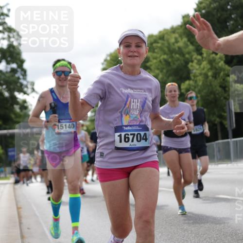 29.06.2025 - hella hamburg halbmarathon Jannik Wohlers http://msf.ph/oto/8155234 29.06.2025 10:16:43 Lombardsbrücke 1083, 1137, 1298, 1331, 1348, 1356, 1553, 2225, 2908, 3210, 3464, 3466, 3622, 5023, 5390, 5929, 5930, 5995, 6126, 6128, 6522, 7114, 7115, 7257, 7345, 7376, 7928, 8253, 8263, 8513, 8558, 8983, 9152, 9259, 9647, 10165, 10592, 10735, 11102, 11410, 12042, 12043, 12100, 12166, 12252, 12289, 12640, 13206, 13605, 14597, 14950, 15140, 15381, 15564, 15613, 16447, 16459, 16704, 16817, 17010, 17058, 17661, 17741, 17984, 18108, 18571 meine-sportfotos.de