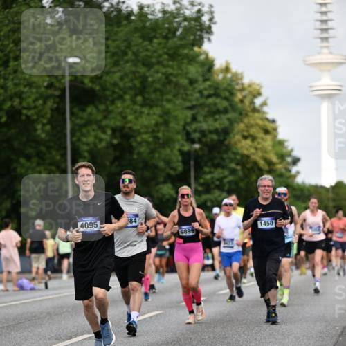 29.06.2025 - hella hamburg halbmarathon Dr. Thomas Lammeyer http://msf.ph/oto/8155236 29.06.2025 10:08:02 Kennedybrücke 1032, 1355, 1450, 2277, 2683, 2979, 4095, 4587, 4951, 5058, 5363, 5384, 5396, 5464, 5613, 6142, 6453, 7277, 7278, 7279, 7485, 8177, 8421, 8422, 8423, 8469, 8484, 9526, 9899, 10389, 11402 meine-sportfotos.de