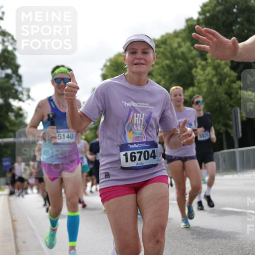 29.06.2025 - hella hamburg halbmarathon Jannik Wohlers http://msf.ph/oto/8155248 29.06.2025 10:16:44 Lombardsbrücke 1083, 1137, 1298, 1331, 1348, 1356, 1553, 2225, 2908, 3210, 3464, 3466, 3622, 5023, 5390, 5929, 5930, 5995, 6126, 6128, 6522, 7114, 7115, 7257, 7345, 7376, 7647, 7928, 7945, 8253, 8263, 8513, 8558, 8983, 9152, 9259, 9647, 10165, 10460, 10592, 10735, 11102, 11410, 12042, 12043, 12100, 12166, 12252, 12289, 12640, 13206, 13605, 14597, 14950, 15140, 15465, 15564, 15613, 16447, 16459, 16704, 16817, 17010, 17058, 17661, 17741, 17984, 18108, 18571 meine-sportfotos.de