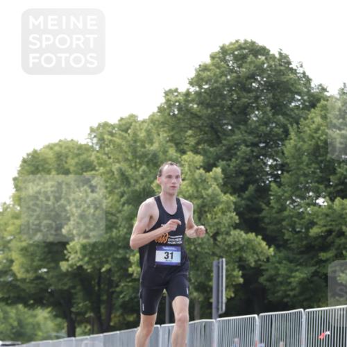 29.06.2025 - hella hamburg halbmarathon Jannik Wohlers http://msf.ph/oto/8155299 29.06.2025 09:36:44 Lombardsbrücke 31 meine-sportfotos.de