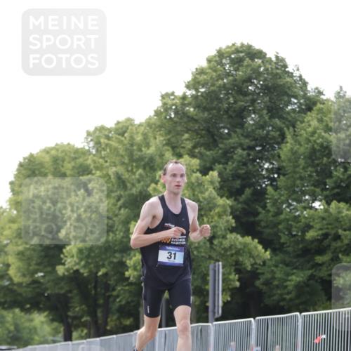 29.06.2025 - hella hamburg halbmarathon Jannik Wohlers http://msf.ph/oto/8155308 29.06.2025 09:36:44 Lombardsbrücke 31 meine-sportfotos.de