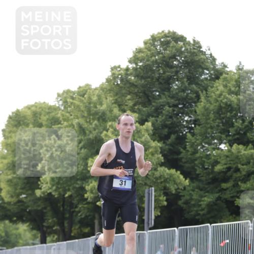 29.06.2025 - hella hamburg halbmarathon Jannik Wohlers http://msf.ph/oto/8155321 29.06.2025 09:36:44 Lombardsbrücke 31 meine-sportfotos.de