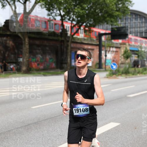 29.06.2025 - hella hamburg halbmarathon Yannick Fuchs http://msf.ph/oto/8155327 29.06.2025 10:15:13 20KM 14188, 19108 meine-sportfotos.de