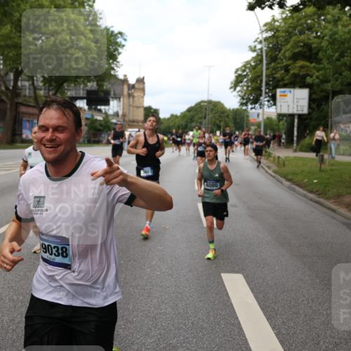 29.06.2025 - hella hamburg halbmarathon Yannick Fuchs http://msf.ph/oto/8155338 29.06.2025 10:38:02 20KM 3109, 3116, 3124, 3146, 3437, 3697, 3928, 4080, 5506, 5692, 6495, 7093, 7185, 7451, 8664, 9043, 9114, 9931, 10237, 10246, 10493, 11153, 11648, 11778, 11848, 12327, 12438, 12623, 12657, 12776, 13348, 13897, 14690, 15383, 15932, 16105, 16648, 16720, 16997, 17391, 17403, 17516, 18678, 18775, 19038, 19051, 19090 meine-sportfotos.de
