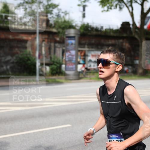 29.06.2025 - hella hamburg halbmarathon Yannick Fuchs http://msf.ph/oto/8155341 29.06.2025 10:15:13 20KM 14188, 19108 meine-sportfotos.de