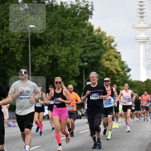 29.06.2025 - hella hamburg halbmarathon Dr. Thomas Lammeyer http://msf.ph/oto/8155352 29.06.2025 10:08:03 Kennedybrücke 1032, 1355, 1450, 2277, 2683, 2979, 4095, 4951, 5058, 5363, 5384, 5396, 5464, 5613, 6142, 6453, 7277, 7278, 7279, 7485, 8177, 8421, 8422, 8423, 8469, 8484, 9526, 9899, 10389, 11402 meine-sportfotos.de
