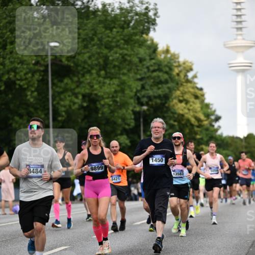29.06.2025 - hella hamburg halbmarathon Dr. Thomas Lammeyer http://msf.ph/oto/8155367 29.06.2025 10:08:03 Kennedybrücke 1032, 1355, 1450, 2277, 2683, 2979, 4095, 4951, 5058, 5363, 5384, 5396, 5464, 5613, 6142, 6453, 7277, 7278, 7279, 7485, 8177, 8421, 8422, 8423, 8469, 8484, 9526, 9899, 10389, 11402 meine-sportfotos.de