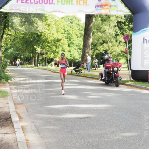 29.06.2025 - hella hamburg halbmarathon MichiJ http://msf.ph/oto/8155370 29.06.2025 10:01:37 Zwischen KM18-KM19 48 meine-sportfotos.de