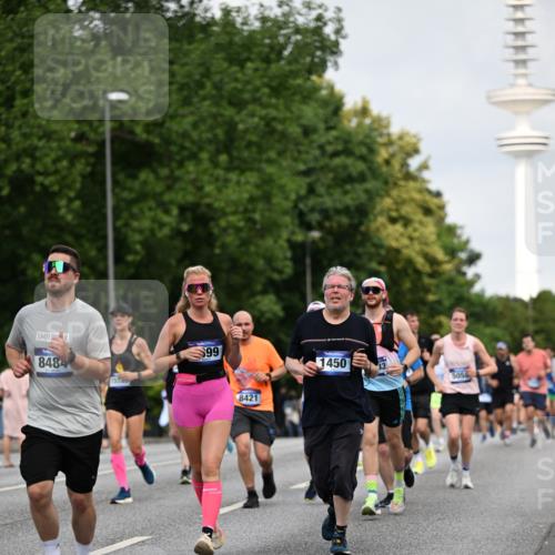 29.06.2025 - hella hamburg halbmarathon Dr. Thomas Lammeyer http://msf.ph/oto/8155378 29.06.2025 10:08:03 Kennedybrücke 1032, 1355, 1450, 2277, 2683, 2979, 4095, 4951, 5058, 5363, 5384, 5396, 5464, 5613, 6142, 6453, 7277, 7278, 7279, 7485, 8177, 8421, 8422, 8423, 8469, 8484, 9526, 9899, 10389, 11402 meine-sportfotos.de