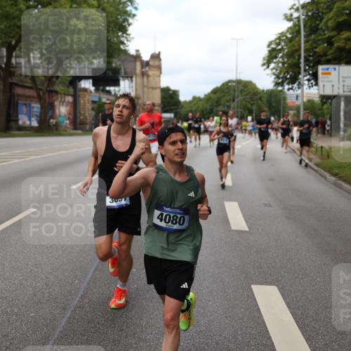 29.06.2025 - hella hamburg halbmarathon Yannick Fuchs http://msf.ph/oto/8155384 29.06.2025 10:38:03 20KM 3109, 3116, 3124, 3146, 3437, 3697, 3928, 4080, 5506, 5692, 6495, 7093, 7185, 7451, 8664, 8900, 9043, 9114, 9931, 10237, 10246, 10493, 11153, 11648, 11778, 11848, 12327, 12438, 12623, 12657, 12776, 13348, 13897, 14690, 15383, 15932, 16105, 16648, 16720, 16997, 17391, 17403, 17516, 18678, 18775, 19038, 19051, 19090 meine-sportfotos.de