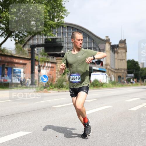 29.06.2025 - hella hamburg halbmarathon Yannick Fuchs http://msf.ph/oto/8155416 29.06.2025 10:15:40 20KM 54, 9255, 11829, 12678, 14302, 16245, 18848 meine-sportfotos.de