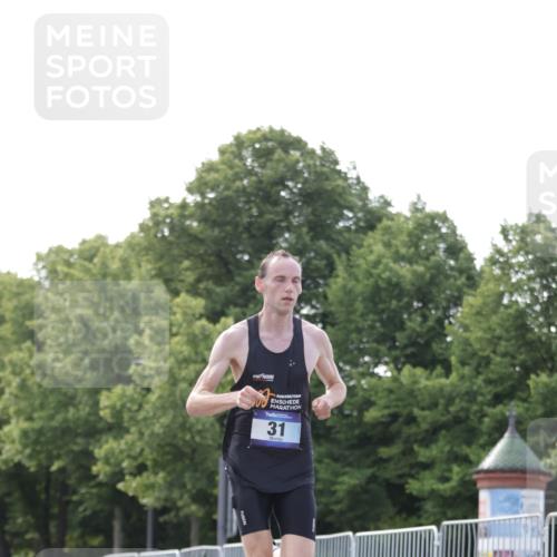 29.06.2025 - hella hamburg halbmarathon Jannik Wohlers http://msf.ph/oto/8155424 29.06.2025 09:36:44 Lombardsbrücke 31 meine-sportfotos.de