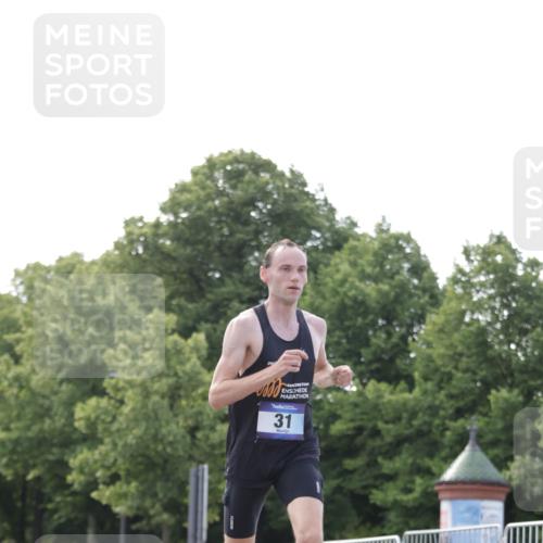 29.06.2025 - hella hamburg halbmarathon Jannik Wohlers http://msf.ph/oto/8155446 29.06.2025 09:36:44 Lombardsbrücke 31 meine-sportfotos.de