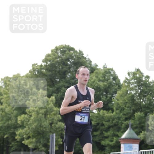 29.06.2025 - hella hamburg halbmarathon Jannik Wohlers http://msf.ph/oto/8155455 29.06.2025 09:36:44 Lombardsbrücke 31 meine-sportfotos.de