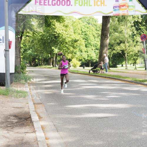 29.06.2025 - hella hamburg halbmarathon MichiJ http://msf.ph/oto/8155458 29.06.2025 10:02:05 Zwischen KM18-KM19  meine-sportfotos.de