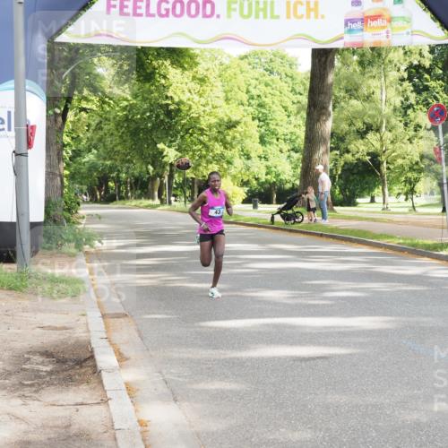 29.06.2025 - hella hamburg halbmarathon MichiJ http://msf.ph/oto/8155481 29.06.2025 10:02:05 Zwischen KM18-KM19  meine-sportfotos.de